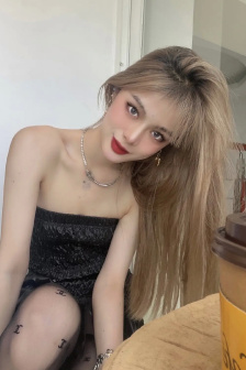 四个女学生的精油按摩